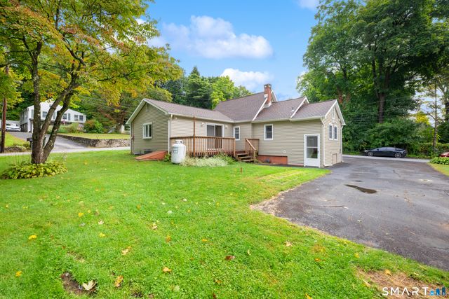 8 Hillside Road, Southbury, CT 06488