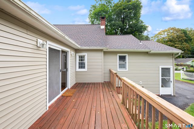 8 Hillside Road, Southbury, CT 06488
