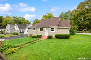 8 Hillside Road, Southbury, CT 06488