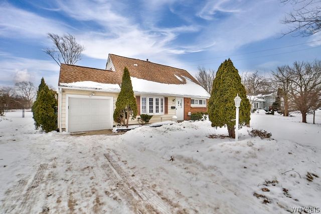 1079 Carter Drive, Grand Island, NY 14072