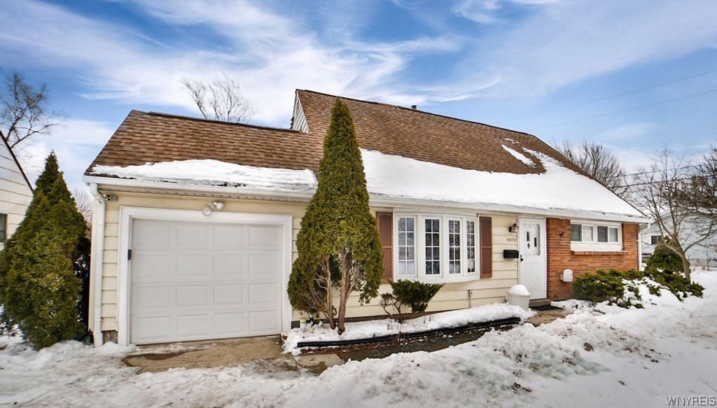 1079 Carter Drive, Grand Island, NY 14072