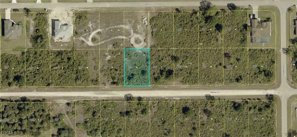 727 Central ST E, Lehigh Acres, FL 33974
