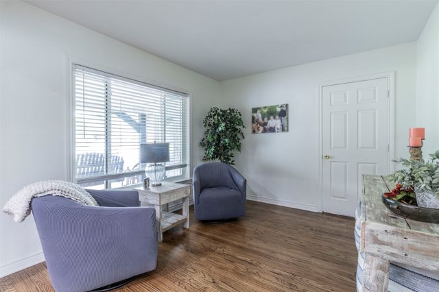 9207 Angora Street, Dallas, TX 75218