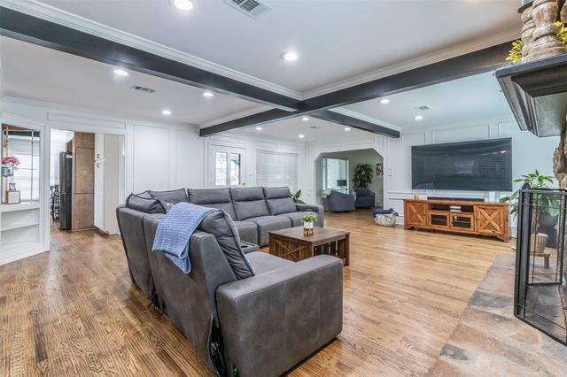 9207 Angora Street, Dallas, TX 75218