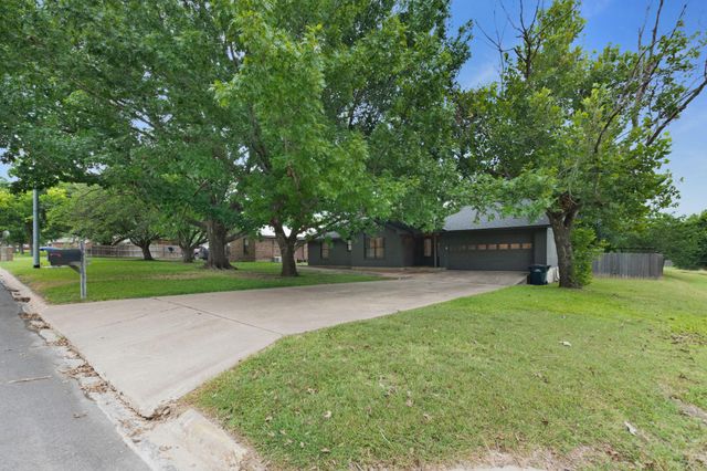 1501 Wofford DR, Burnet, TX 78611