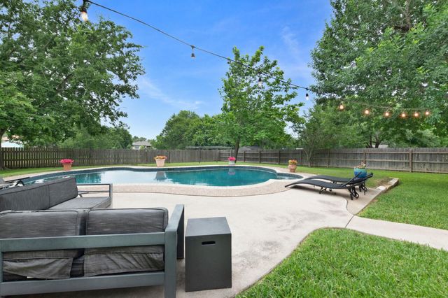 1501 Wofford DR, Burnet, TX 78611