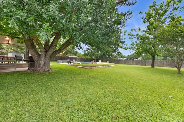 1501 Wofford DR, Burnet, TX 78611
