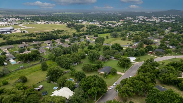 1501 Wofford DR, Burnet, TX 78611