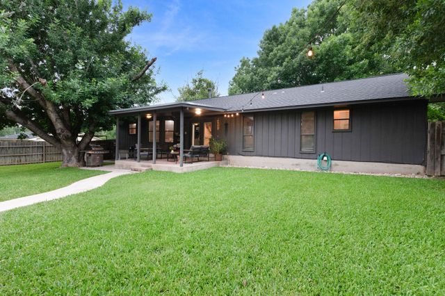 1501 Wofford DR, Burnet, TX 78611
