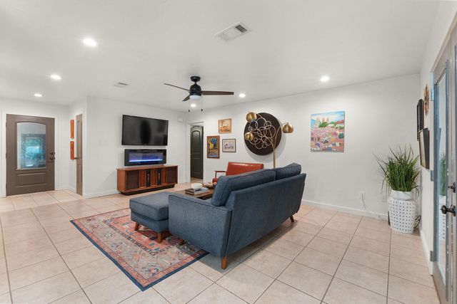 1501 Wofford DR, Burnet, TX 78611