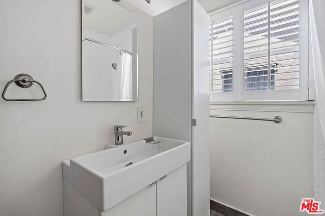 908 Venezia Avenue, Venice, CA 90291