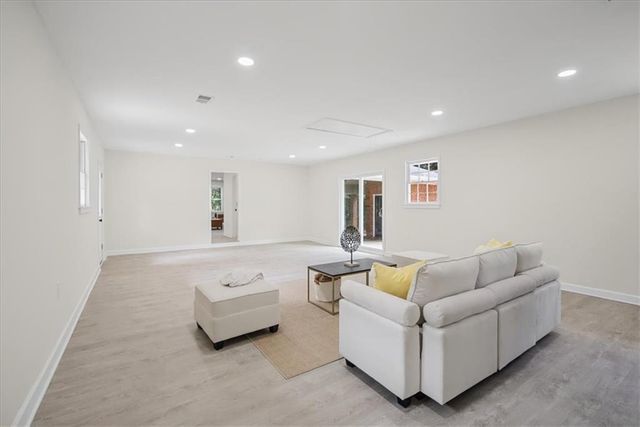 2079 Shady Lane, Tucker, GA 30084