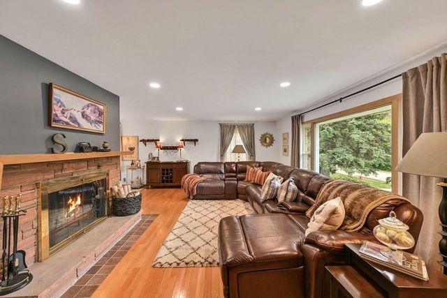 4076 Menomonee River PARKWAY, Wauwatosa, WI 53222