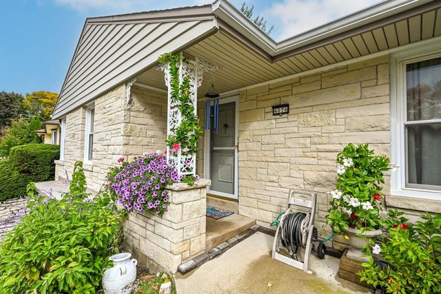 4076 Menomonee River PARKWAY, Wauwatosa, WI 53222