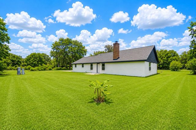 1011 County Road 678, Brazoria, TX 77422