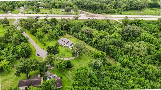 1011 County Road 678, Brazoria, TX 77422