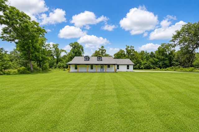 1011 County Road 678, Brazoria, TX 77422