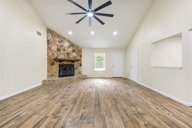1011 County Road 678, Brazoria, TX 77422