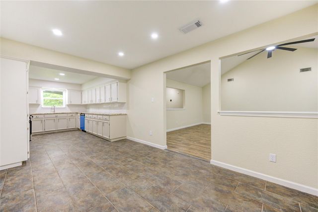 1011 County Road 678, Brazoria, TX 77422