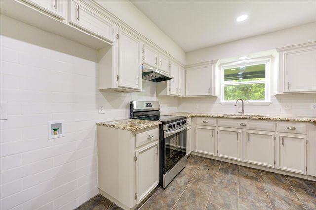 1011 County Road 678, Brazoria, TX 77422