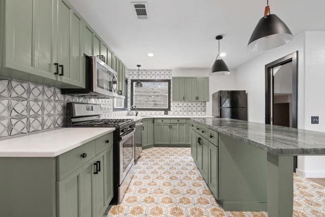 2702 S 2nd ST 1 & 2, Austin, TX 78704