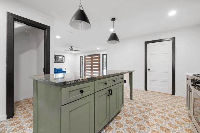 2702 S 2nd ST 1 & 2, Austin, TX 78704