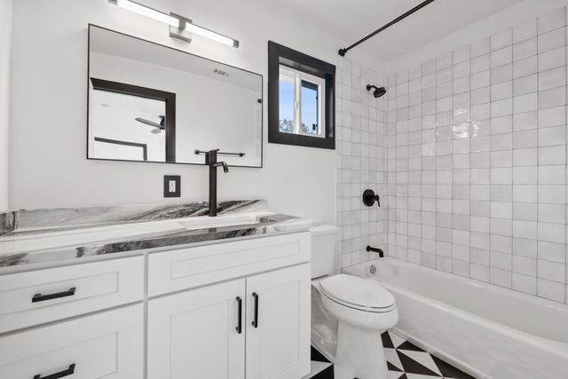 2702 S 2nd ST 1 & 2, Austin, TX 78704