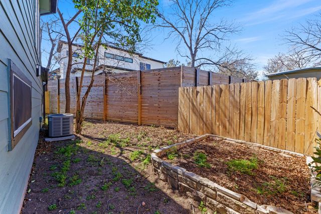 2702 S 2nd ST 1 & 2, Austin, TX 78704