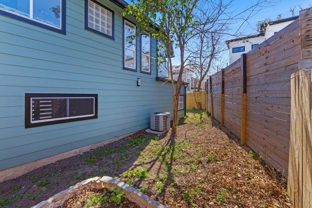 2702 S 2nd ST 1 & 2, Austin, TX 78704