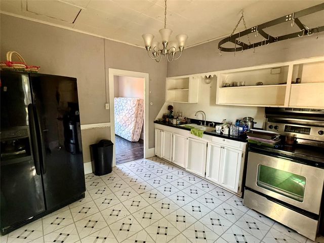 711 N Bishop ST, San Marcos, TX 78666