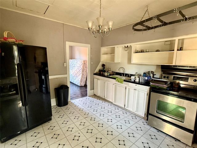 711 N Bishop ST, San Marcos, TX 78666
