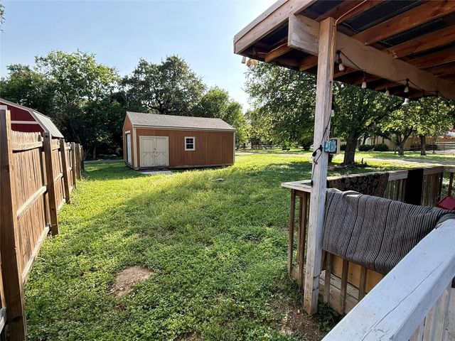 711 N Bishop ST, San Marcos, TX 78666