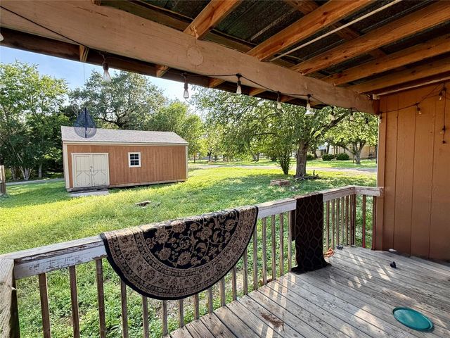711 N Bishop ST, San Marcos, TX 78666