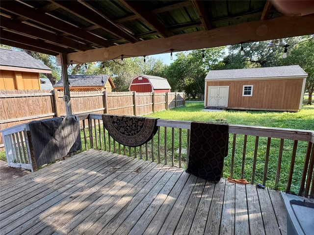711 N Bishop ST, San Marcos, TX 78666