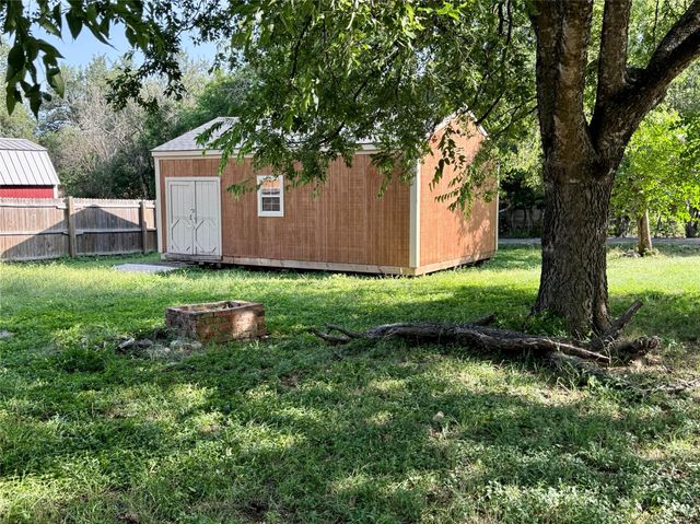 711 N Bishop ST, San Marcos, TX 78666
