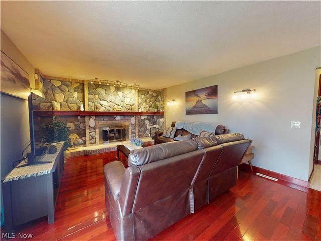 4418 Stary Drive, Parma, OH 44134