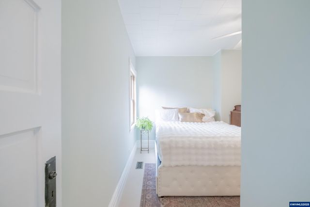 236 Walker Ln NW, Albany, OR 97321