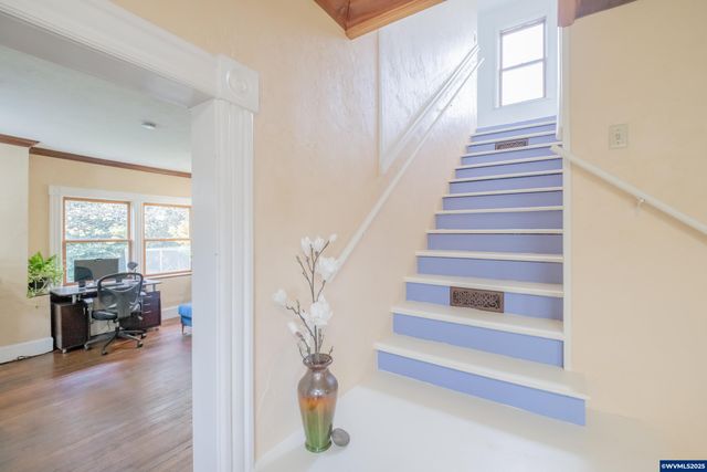 236 Walker Ln NW, Albany, OR 97321