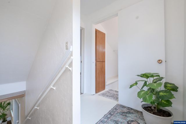 236 Walker Ln NW, Albany, OR 97321