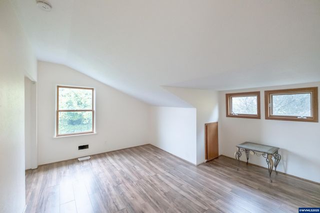 236 Walker Ln NW, Albany, OR 97321