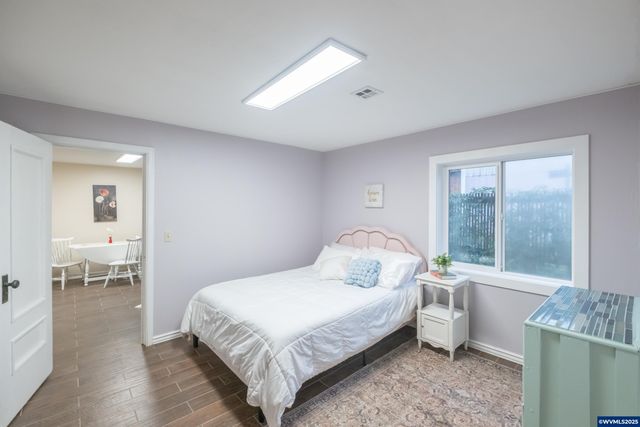 236 Walker Ln NW, Albany, OR 97321