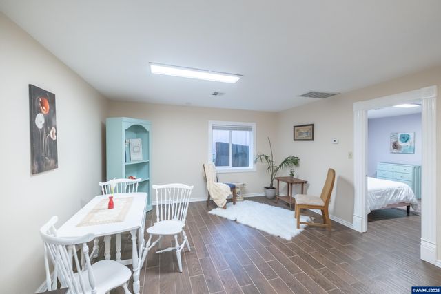 236 Walker Ln NW, Albany, OR 97321