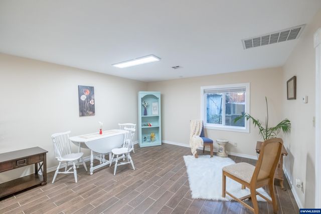 236 Walker Ln NW, Albany, OR 97321