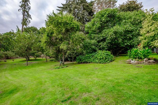 236 Walker Ln NW, Albany, OR 97321