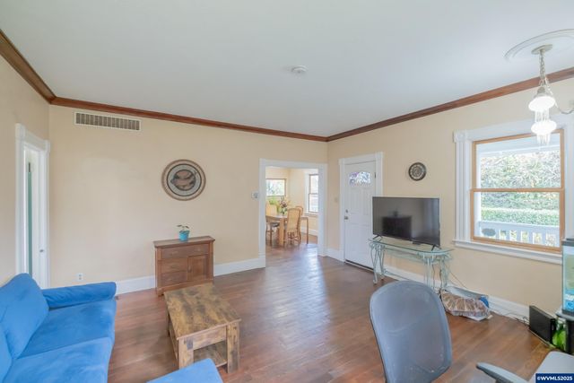 236 Walker Ln NW, Albany, OR 97321