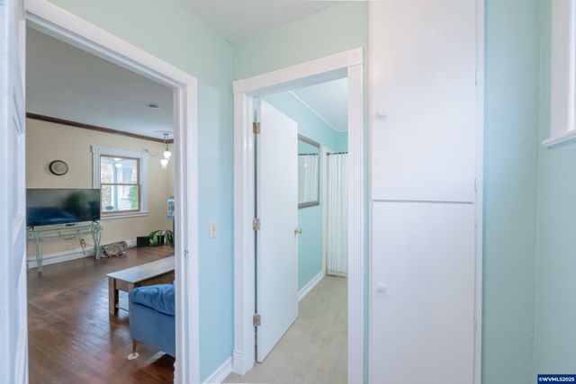 236 Walker Ln NW, Albany, OR 97321