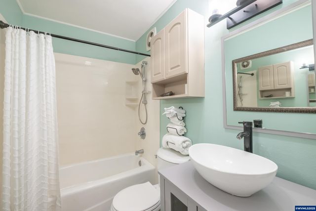 236 Walker Ln NW, Albany, OR 97321