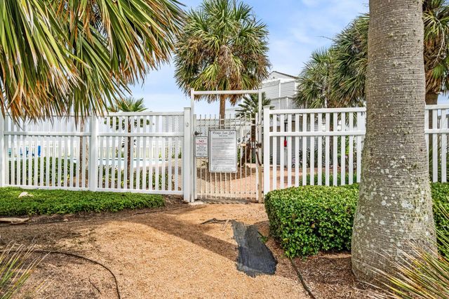 3807 Carmel Court, Galveston, TX 77554