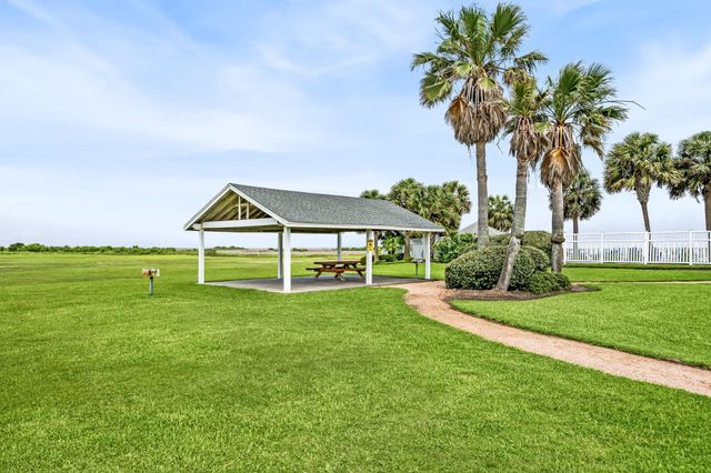 3807 Carmel Court, Galveston, TX 77554