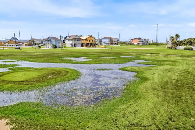 3807 Carmel Court, Galveston, TX 77554